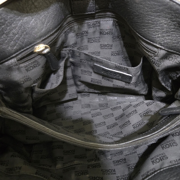 Michael Kors Soft leather bag. EUC - Picture 6 of 12